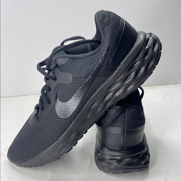 Nike Women's Black Sneakers - Picture 4 of 6
